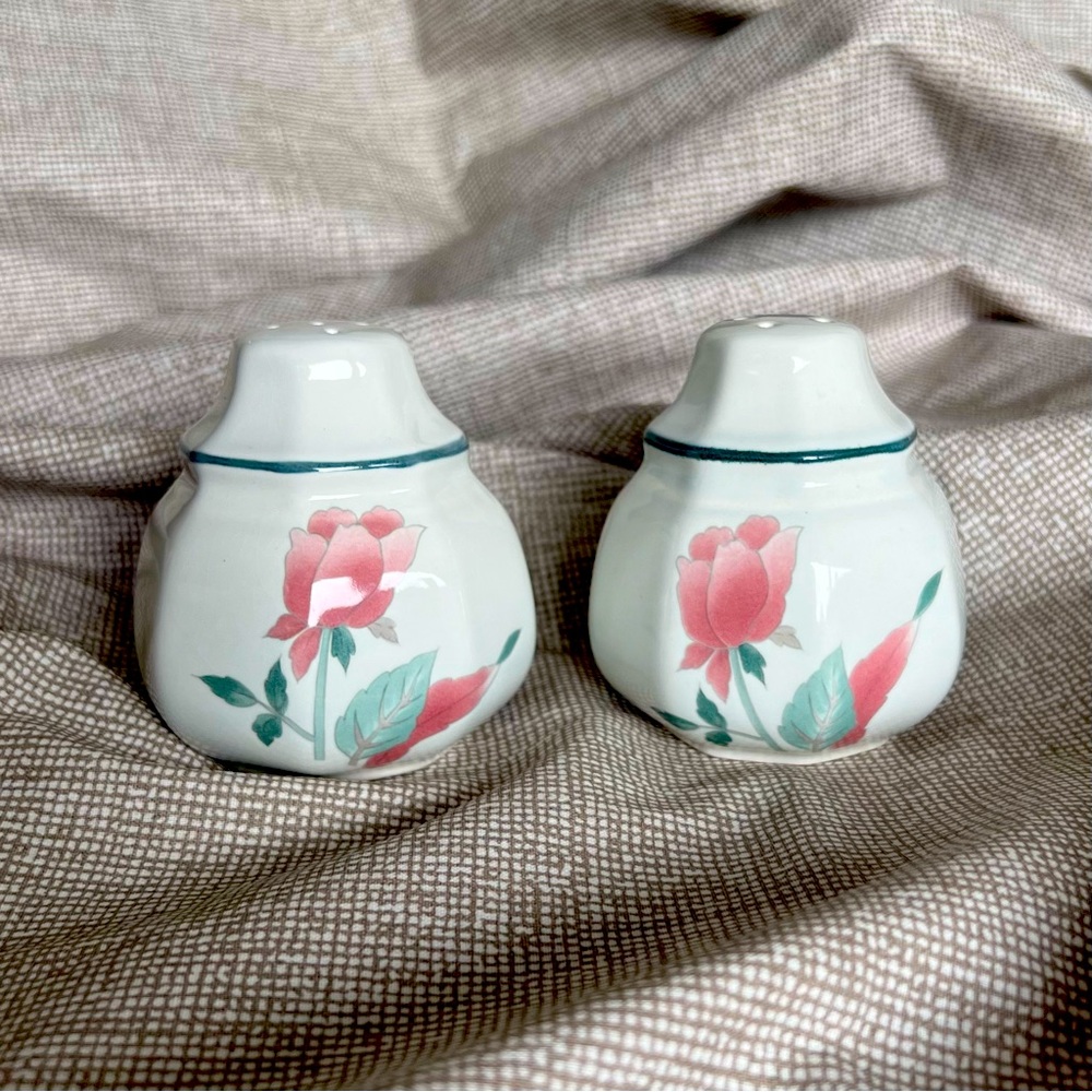 Mikasa Salt and Pepper Shakers Silk Flowers Pattern
